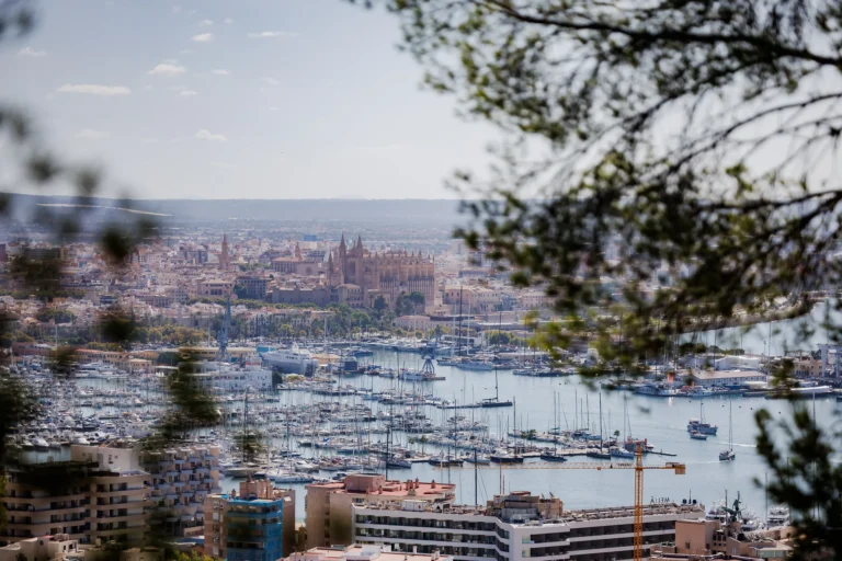 Starten Sieentspannt mit MetMallorca. Jetzt online buchen, rund um dieUhr.